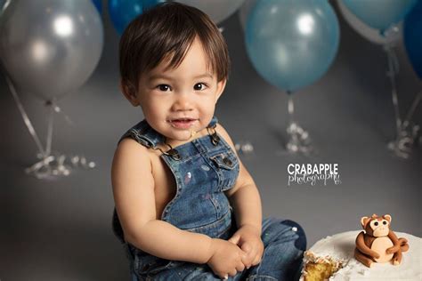 Boston 1 Year Old Portraits :: Baby T's Cake Smash · Crabapple Photography