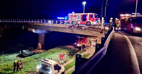 Auto Precipita Dal Ponte Della Mebo