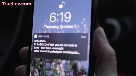 Sexy Lez Bitch Eats BFF Lesbian Pussy B Eating Her Out