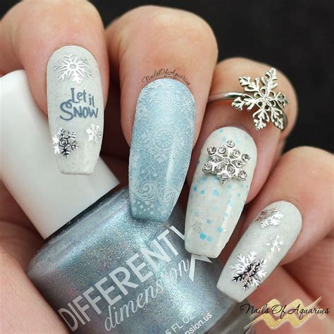 Whimsical Winter Manicure That Will Make Your Nails Stand Out World