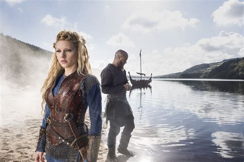 Vikings Lagertha and Ragnar Lothbrok Season 3 Official Picture ...