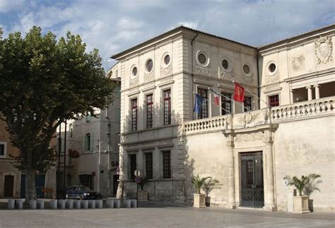 beaucaire history geography points  interest britannica