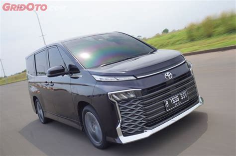 Benarkah Mesin Baru Toyota Voxy Membuatnya Lebih Irit Dan Kencang