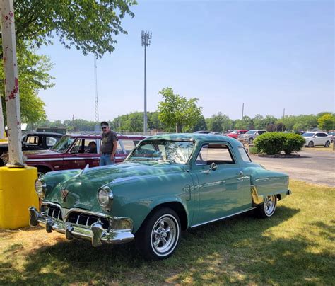 Solve 1952 Studebaker Commander Starlight Coupe Jigsaw Puzzle Online