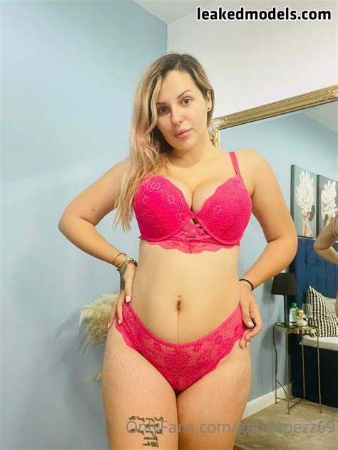 Gabilopezz69 Naked 12 Photos Leakedmodels Allpornpics