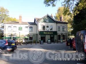 The Beach in Hollingworth Lake, Littleborough : Pubs Galore