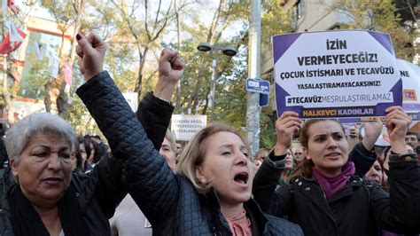 Sex mit Minderjährigen Türkei zieht umstrittenen Gesetzesentwurf zurück News SRF