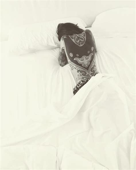 Arranque súper hot Cande Tinelli amaneció inspirada y se mostró