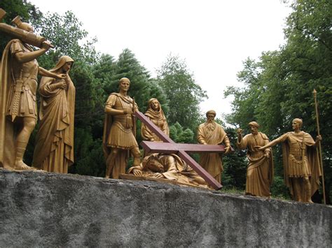 Lourdes Le Chemin De Croix