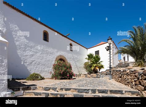 Path alongside the church of Santa Maria, Betancuria (the former island capital city ...