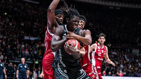 Lba L Olimpia Milano Alza Al Cielo La Sua Quinta Supercoppa Italiana