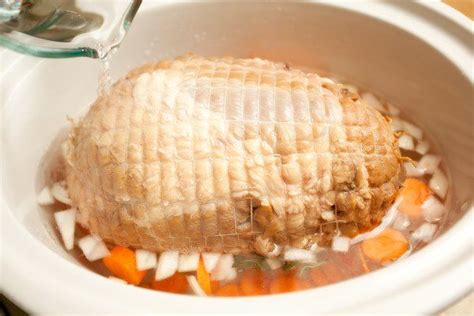 How to Cook a Cottage Roll in a Crock-Pot | Livestrong.com | Cottage ...