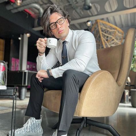 7 Hot Sexy Ebraheem Al Samadi Bikini Pics