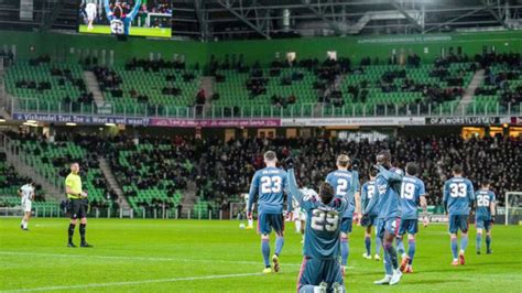 El Mexicano Santiago Gim Nez Marca Un Golazo Y El Feyenoord Se Reafirma