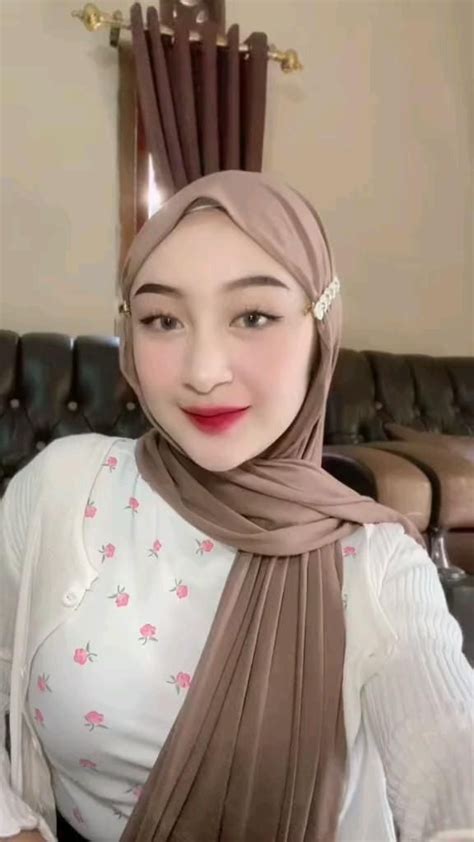 Pin By Ridho Arrayyan On Yang Saya Simpan Girl Hijab Hijab Trends