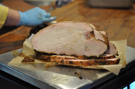 Man Up: Tales of Texas BBQ™: Turkey at Franklin Barbecue (Austin, TX)