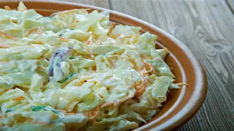 Salada De Repolho Crocante Leve Refrescante E Cheia De Sabor