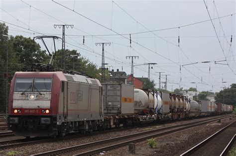 Crossrail 185 602 am 24 8 11 mit einem Güterzug bei der Durchfahrt