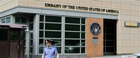 Russia Expels Two U S Diplomats In Row After American Tackled Outside