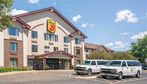 Airport Hotel & Shuttle | Super 8 by Wyndham Bloomington