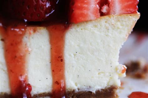 New York Vanilla Bean Strawberry Cheesecake