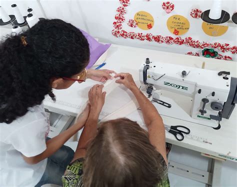 Alunos Do Cvt Fortaleza Promovem Desfile De Cole O De Carnaval Nesta