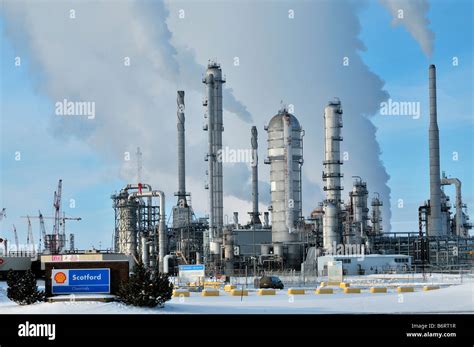 Shell Oil Refinery 0801 Stock Photo - Alamy