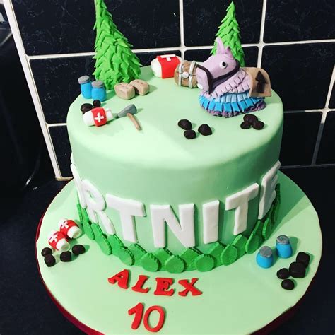 Fortnite Battle Royale Birthday Cakes Seryless