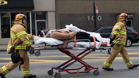 M S De Heridos Tras El Descarrilamiento De Un Tren En Brooklyn