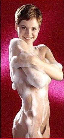 Naked Andrea Osvárt Added 07 19 2016 by Gwen Ariano