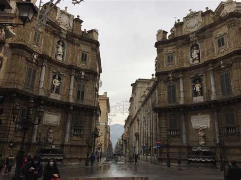 Palermo Markeder Og Monumenter I Byens Centrum P En Vandretur