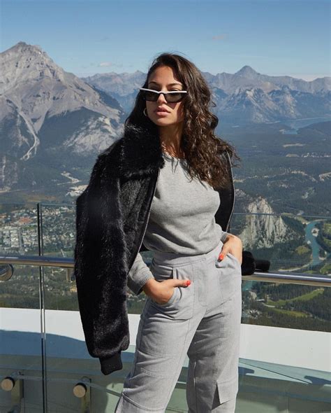 Inanna Sarkis Hot Gorgeous Pictures Bollywoodfever