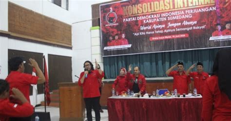 Jelang Pilkada Serentak Ratusan Kader Pdi Perjuangan Sumedang