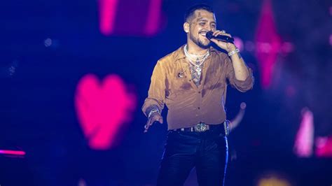 Christian Nodal Confiesa Que Se Arrepiente De Lucir Diamantes En Su