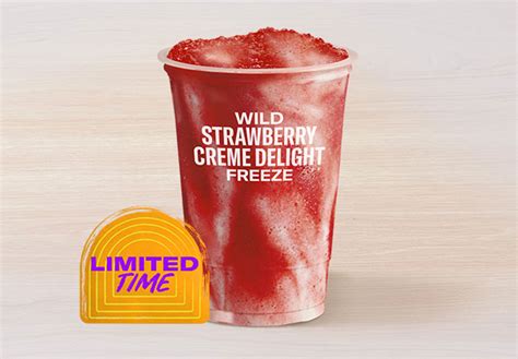 I Tried Taco Bells New Wild Strawberry Creme Delight Freeze And Its