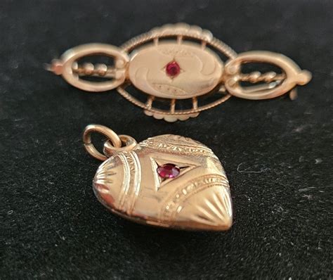 Konvolut Nachlass antik Schmuck Biedermeier Schaumgold Granat Anhänger