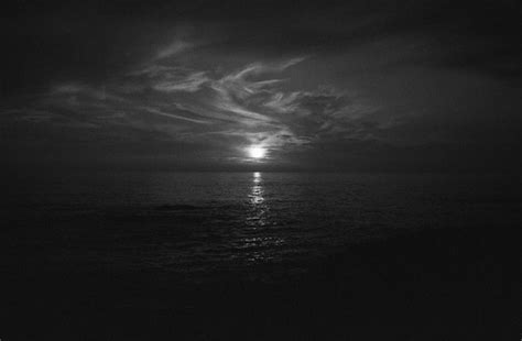 Free Photo | Black and white sunset