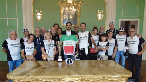 Cicloturismo Depoca Il Cesena Vintage Ricevuto Dal Sindaco Lattuca