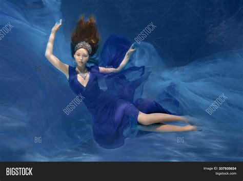 Underwater Queen. Girl Image & Photo (Free Trial) | Bigstock