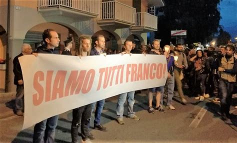 Tabaccaio Uccide Ladro Fiaccolata Di Solidariet Video