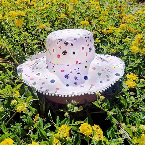 Reversible Sun Hat Pattern - Paintbrush Studio Fabrics