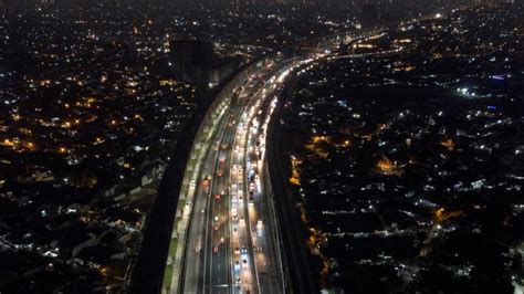 Sempat Ditutup Akibat Kecelakaan Tol Layang Mbz Arah Cikampek Kembali