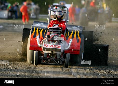 Tractorpulling hi-res stock photography and images - Alamy