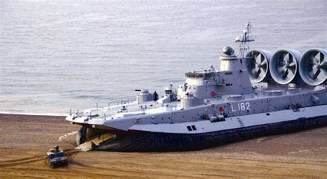 Zubr Class – The World’s Largest Hovercraft – Engineerine