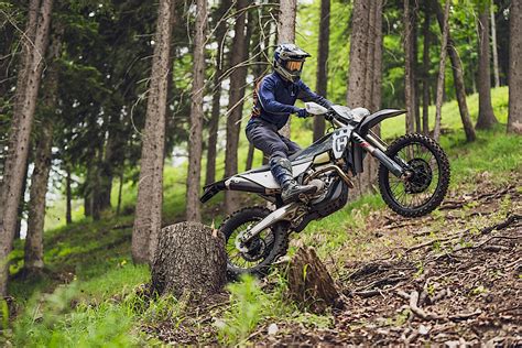 2024 Husqvarna Enduros Have Been Designed For Pros Autoevolution