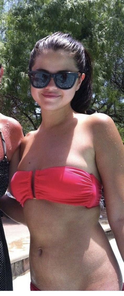 Pin By Harry Winkelspecht On Selena Gomez Bikinis Bikini Pictures