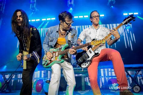 Weezer With Panic At The Disco At The Molson Canadian Amphitheatre