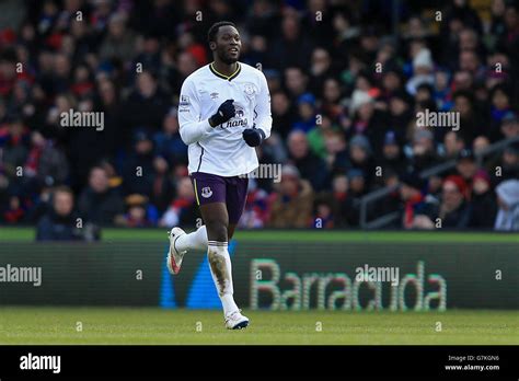 Everton S Romelu Lukaku Celebrates Scoring The Opening Goal During The