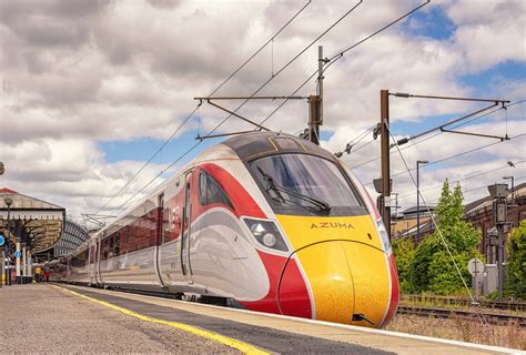 Overhead Lines Vs Third Rail How Does Rail Electrification Work