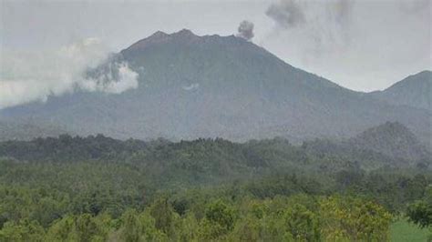 Aktivitas Vulkanik Meningkat Status Gunung Raung Naik Ke Level Waspada